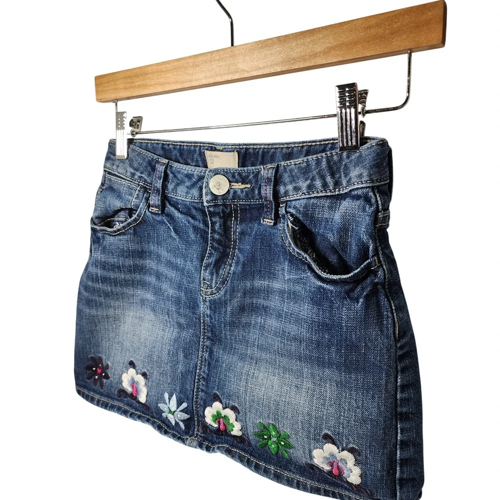 Gap Kids Girls Denim Skirt Blue Embroidered Flowers‎ Size 12 Stretch Jean
